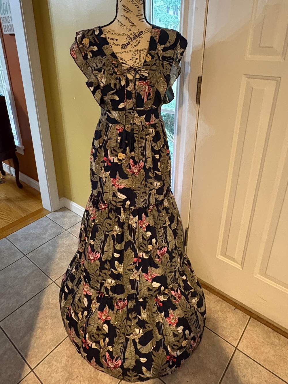 America & Beyond Tropical Floral Ruffle Maxi Dress Size Small